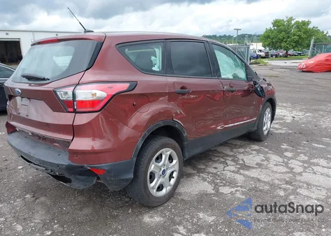 2018 Ford Escape S z USA, uszkodzony, nr VIN 1FMCU0F76JUC39404